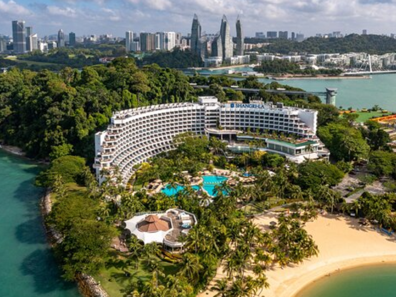 Sentosa tour with (island admission + 1 way cable car+ Sea aquarium + wings of time)