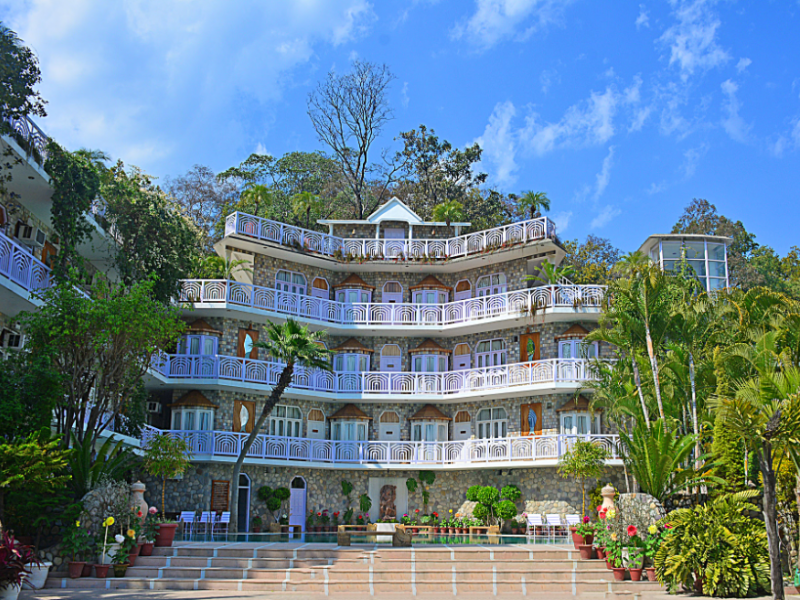 The Wild Crest Resort, Jim corbrtt