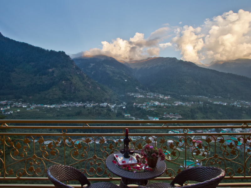 Holiday Heights & Spa Manali
