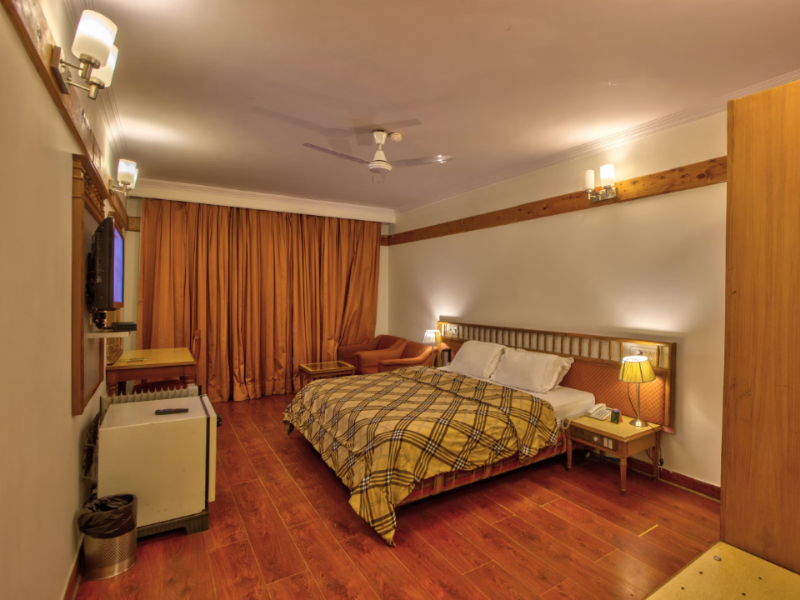 Hotel Piccadily, Manali
